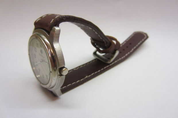 Disappeared arrival rough wooden strap