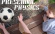 Física preescolar: Tener una pelota con libros