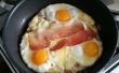 Desayuno de tocino y huevos