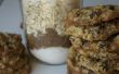 Avena galletas de pasas de uva en un tarro