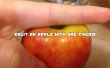 Dividir una manzana con un dedo! 