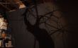 Bosque de luz: noche de sombra en su dormitorio del árbol
