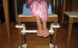 Reposapiés ayuda a los niños a sentarse cómodamente en la mesa de