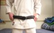 Cómo atar una correa del karate