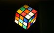 Cubo de luz ala luz de genialidad de Rubik cubo
