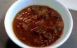 Sopa de tomate picante (con tocino y salchichas)