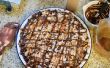 Salado de Borbón Samoa caramelo coco tarta de Chocolate con Oreo corteza