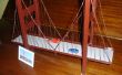 Chatarra de Metal + soldador + alambre + pintura = puente Golden Gate (bien de)