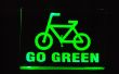 Vaya signo verde para ciclistas mochila