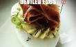Deviled huevos - Prosciutto cubierto Gourmet Deviled huevos