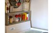 BRICOLAJE estantería encima de la estufa = almacenamiento adicional en una pequeña cocina