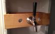 Hacer un grifo de cerveza montaje para colgar en la puerta del refrigerador. 