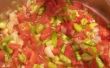 Salsa de tomate casera y ensalada