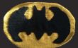 Cómo el símbolo de Batman de ganchillo
