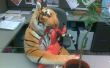 Cubículo tigre ataca de nuevo! 