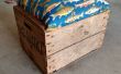 Reclamado madera cajón de envío en el asiento del balanceo con almacenamiento