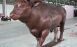 Cómo lanzar a un toro de bronce de tamaño de vida de modelo Digital