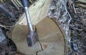 Partir de troncos de acacia con cuñas