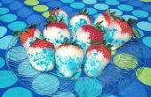 Rojo, blanco y azul fresas con caramelo azul