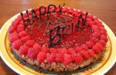 Pastel de cumpleaños de chocolate frambuesa