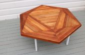 Patrón geométrico chatarra madera mesa de centro