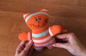 Gato de calcetín DIY. Regalo hecho a mano para niños