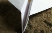 Cómo hacer un planeador de papel sencillo