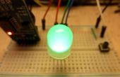 Con un solo LED RGB o una tira de LED para mostrar información: reloj, termómetro y un comunicador raro