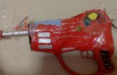 Pistola de rayos (luces opcional) (usar juguetes viejos desde su cajón de basura)
