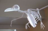 Esqueleto de cuervo de papel