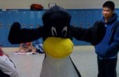 Tux el traje de pingüino Linux