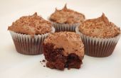 Chocolate cherry cupcakes con glaseado de chocolate malteada
