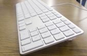 Inclinar el teclado Apple de aluminio
