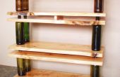 Diez estanterías verde: estanterías y mesas con botellas de vidrio