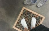Masajeador de pies de acupresión con rocas del río y 2x4s