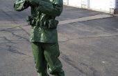 Hacer un disfraz de Halloween de soldado de juguete por menos de $50 (o más barato!) 