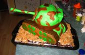Torta de cumpleaños de tanque en movimiento