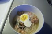 Cómo hacer un asiático inspirado sopa de fideos por $2.50