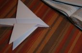 Cuatro alas de avión de papel