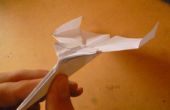 Avión de papel cobra crucero
