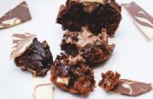 Triple Chocolate Chunk Muffins con centro de Ganache de
