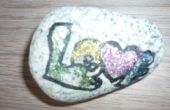 Decorar piedra con 'Amor'