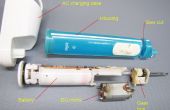 Antorcha - cepillo de dientes eléctrico reciclado se convirtió en una linterna LED de dientes