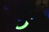Cómo hacer un Blacklight gloWorm marioneta: todo está en el video