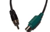 Convertir el cable de ratón PS/2 en un S-video a cable RCA. 