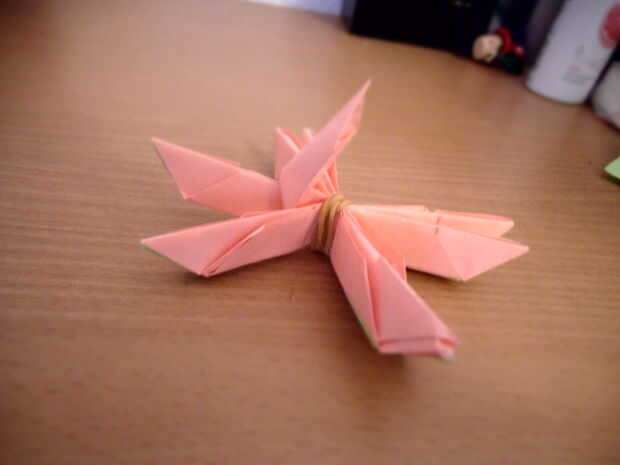 Cómo Hacer La Flor De Loto De Origami Paso 5 Cerrar La
