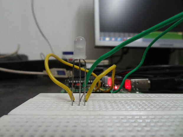 Un proyecto de Arduino para principiantes: Tri color por un LED de ...