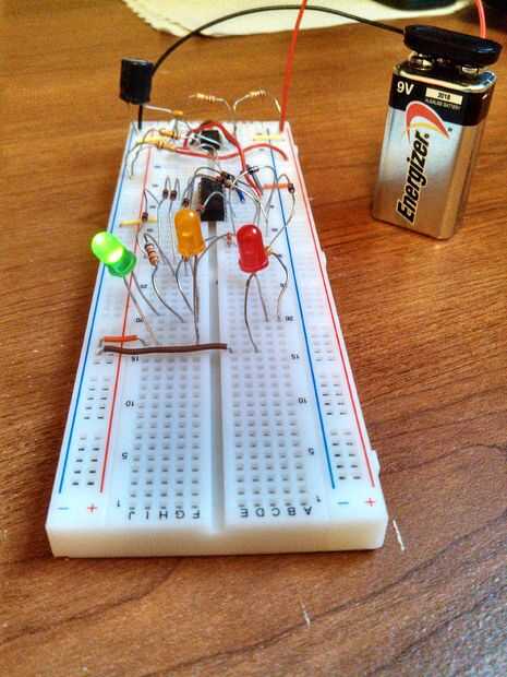 Construccin de un semforo de LED 9V simples - askix.com