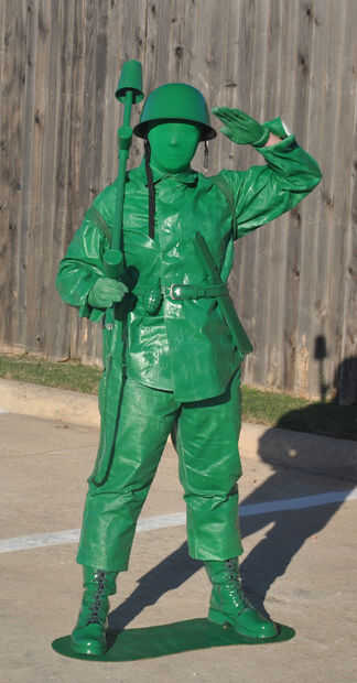 ⚡ Crea el disfraz de soldado verde de Toy Story más alucinante ☝️ 