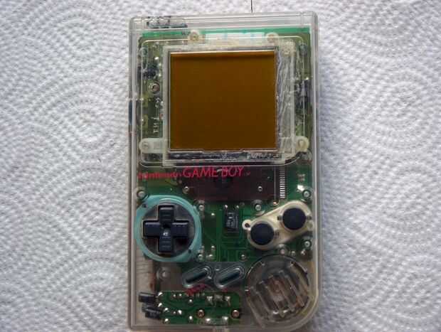 Cómo reparar un altavoz roto de un Gameboy DMG - askix.com